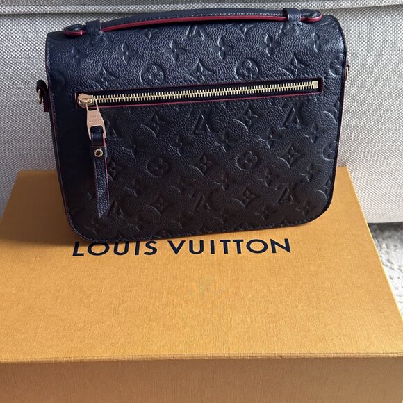 Louis Vuitton Pochette Metis Navy - Picture 5 of 16